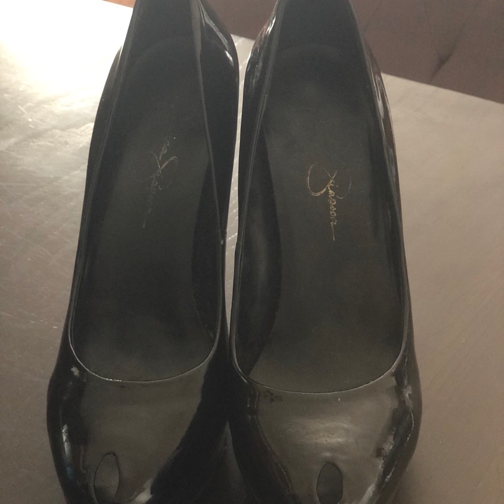 Patent leather peep toe pump - Picture 5 of 5